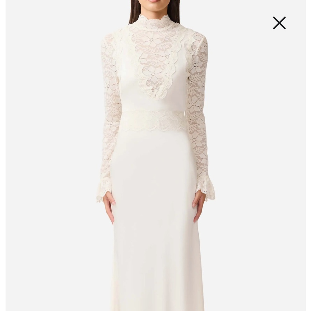 Elliatt Cream Long Sleeve Lace Dress